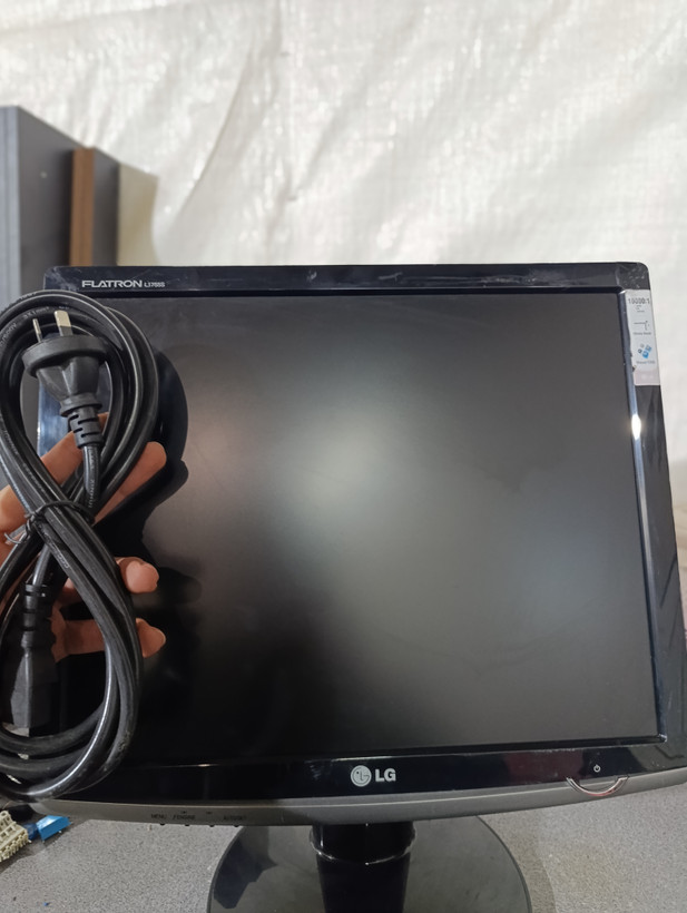 مانیتور ۱۷ اینچ ال جی L1755s استوک